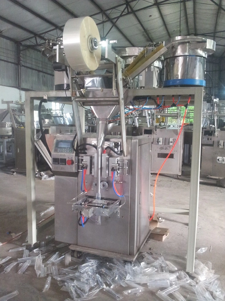 Screw Packaging Machine with 4 Bowls (DXD-80L-4)